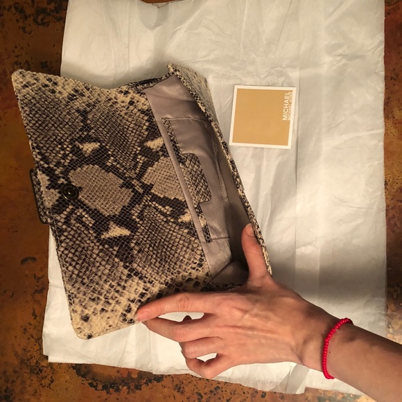 SOLD SOLD ❌Beautiful Michael Kors Animal Print - Picture 5 of 6